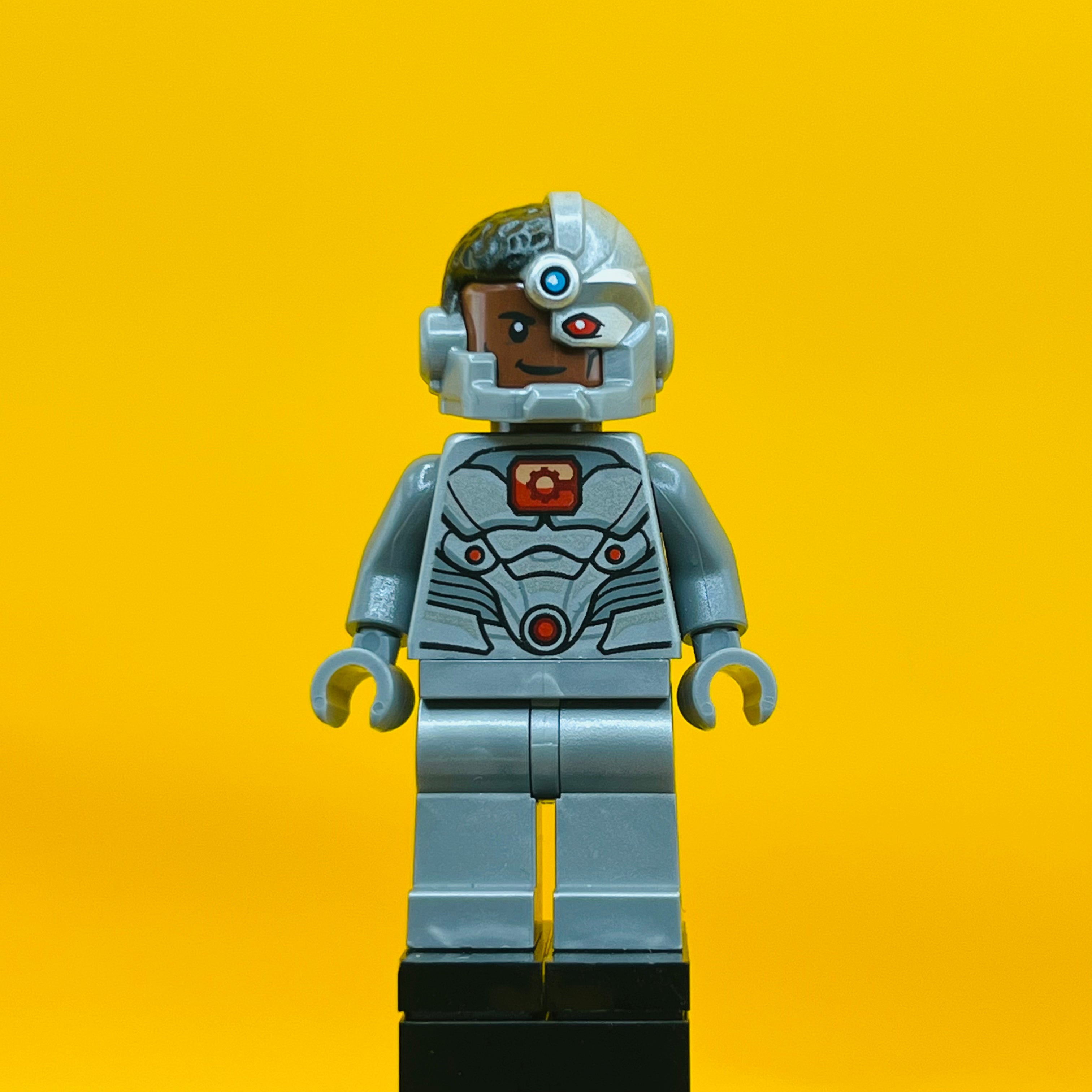 LEGO DC Comics Super Heroes Minifigure Cyborg sh0470 – Brickheads