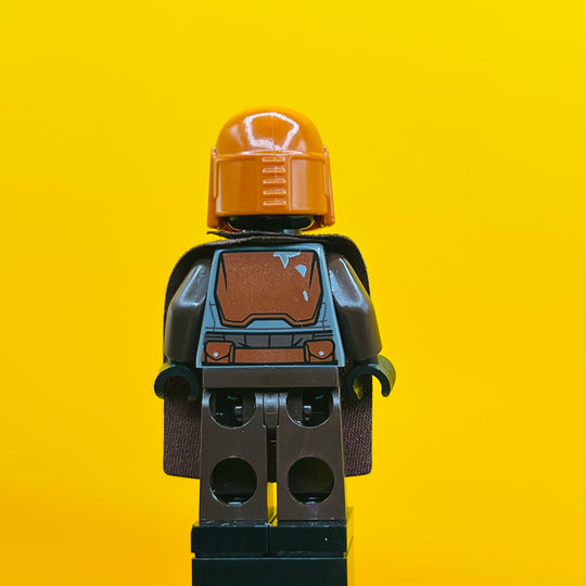 LEGO Star Wars Minifigure Mandalorian Tribe Warrior - Male, Dark Brown Cape, Dark Orange Helmet sw1079