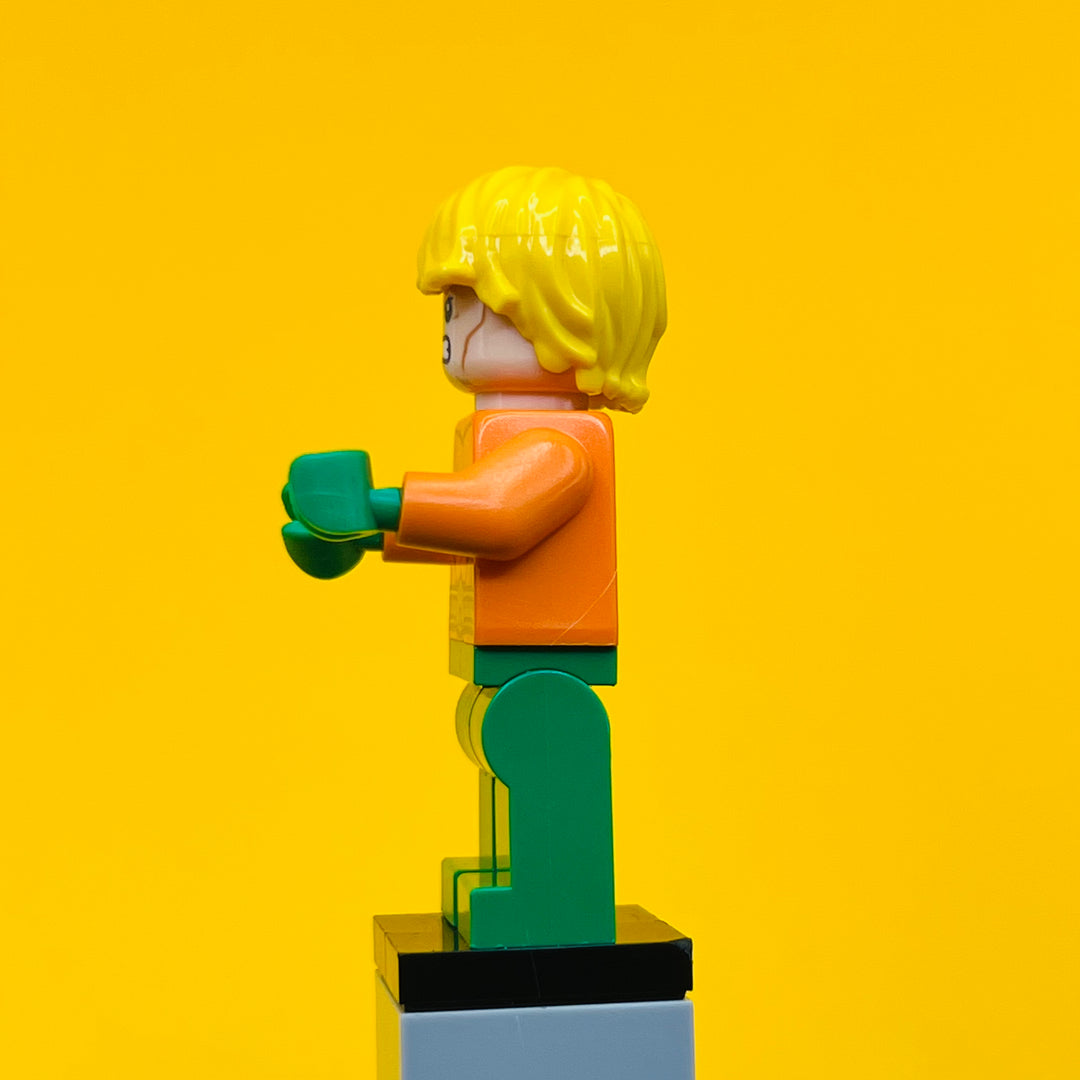 LEGO DC Comics Super Heroes Minifigure Aquaman - Yellow Tousled Hair sh050