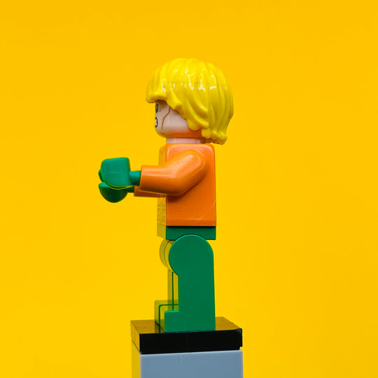 LEGO DC Comics Super Heroes Minifigure Aquaman - Yellow Tousled Hair sh050