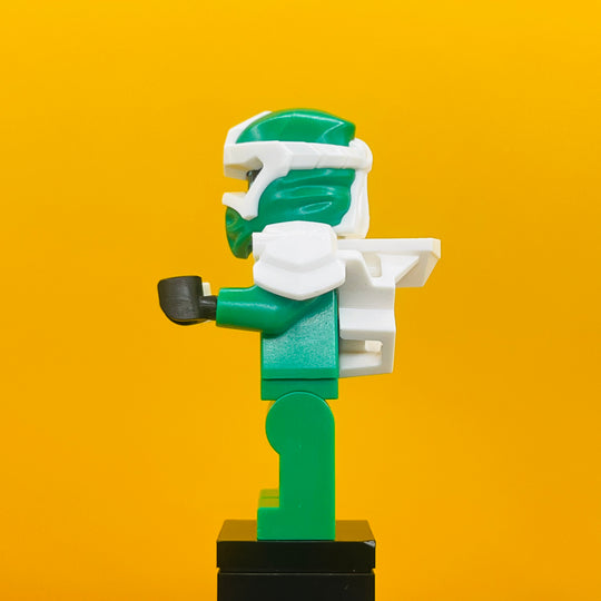 LEGO Ninjago Minifigure Lloyd - Digi Lloyd, White Shoulder Armor with Scabbard njo570