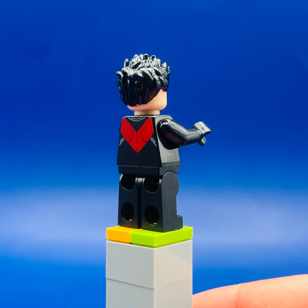 LEGO DC Comics Super Heroes Minifigure Nightwing - Red Eye Holes and Chest Symbol sh0085