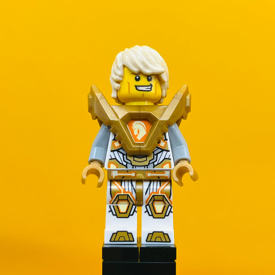 LEGO Nexo Knights Minifigure Lance Richmond - Hair, Pearl Gold Armor nex146