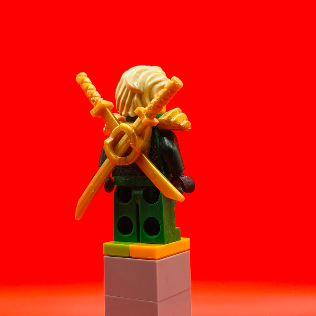 Lloyd (Techno Robe) - Rebooted, Pearl Gold Shoulder Armor LEGO Ninjago Minifigure njo087