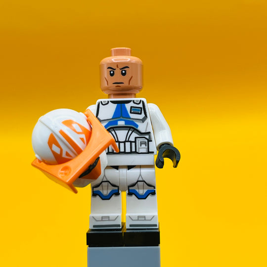 LEGO Star Wars Minifigure Clone Captain Vaughn, 501st Legion, 332nd Company (Phase 2) - Helmet with Holes and Togruta markings, Orange Visor
