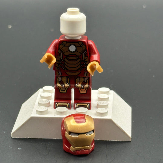 Iron Man Mark 42 Armor Minifigure Iron Man - Mark 42 Armor, White Head sh0072