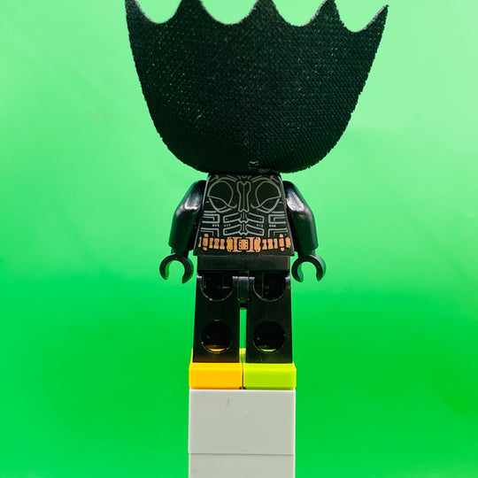 LEGO DC Comics Super Heroes MinifigureBatman - Black Suit with Copper Belt and printed  legs sh0791