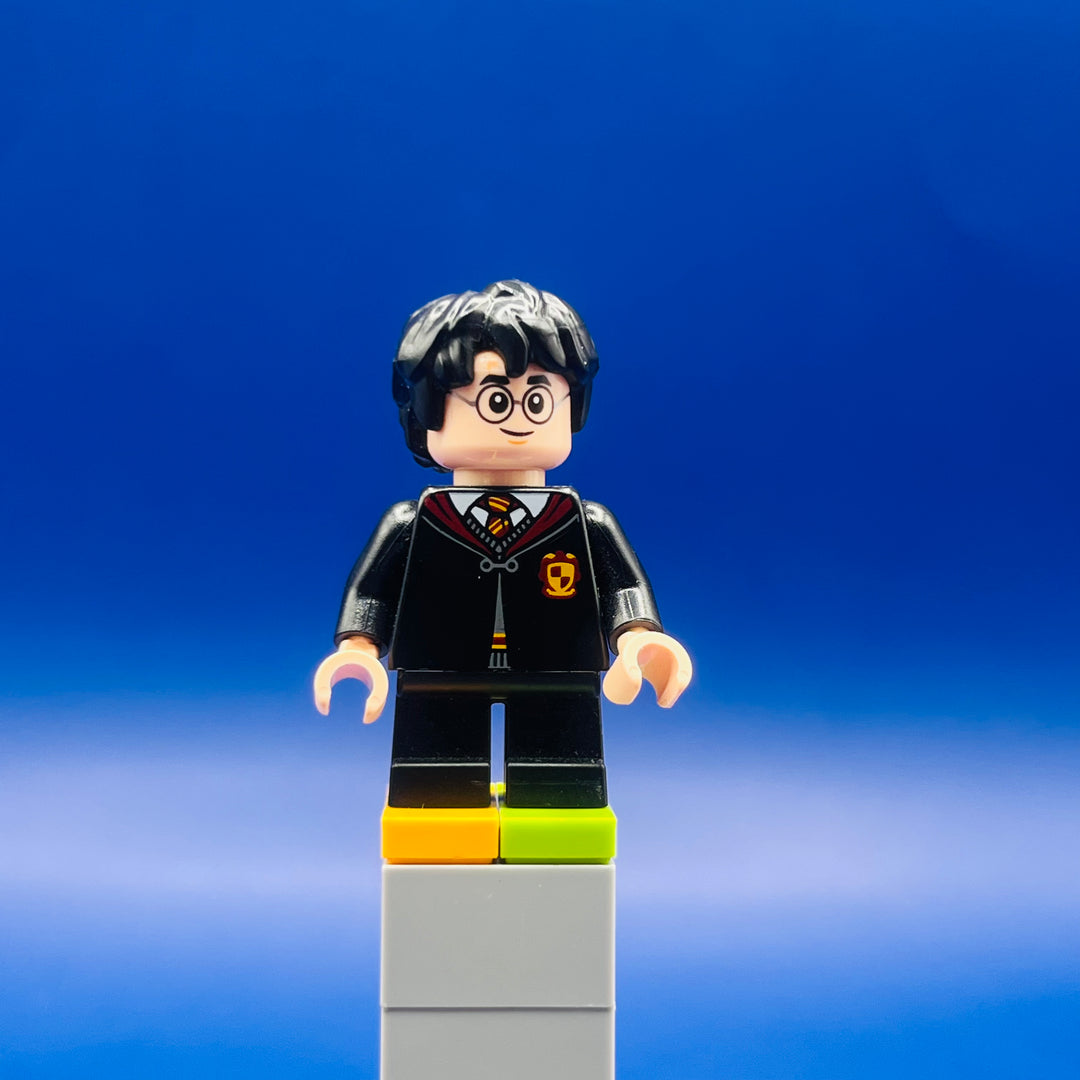 LEGO Harry Potter Minifigure Harry Potter - Gryffindor Robe Clasped hp281