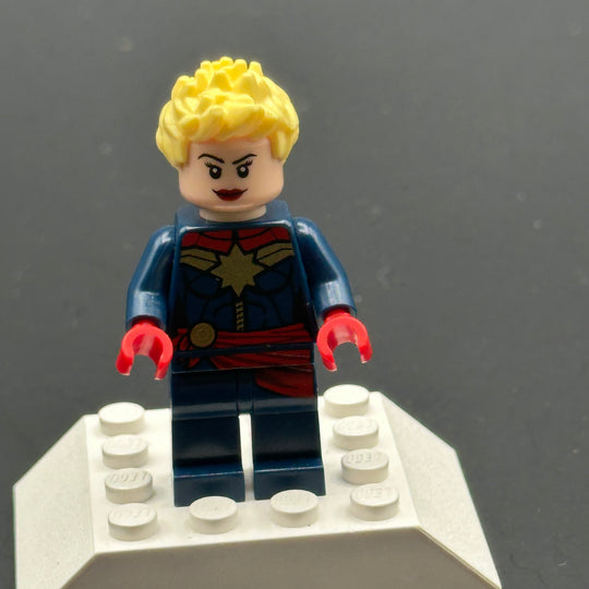 Captain Marvel Minifigure Captain Marvel - Red Sash sh0226