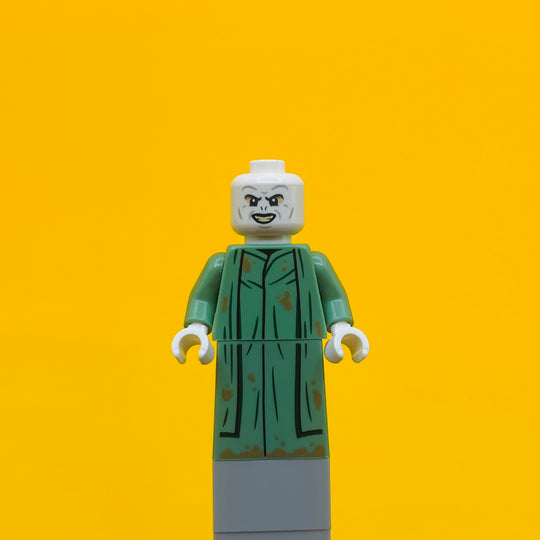 LEGO Harry Potter Minifigure Lord Voldemort - Sand Green Robe, Printed Skirt hp422