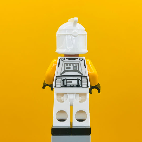 LEGO Star Wars Minifigure Clone Trooper Commander (Phase 1) - Bright Light Orange Arms, Nougat Head sw1146