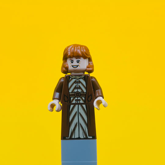 LEGO Harry Potter Minifigure Molly Weasley - Reddish Brown Coat hp423