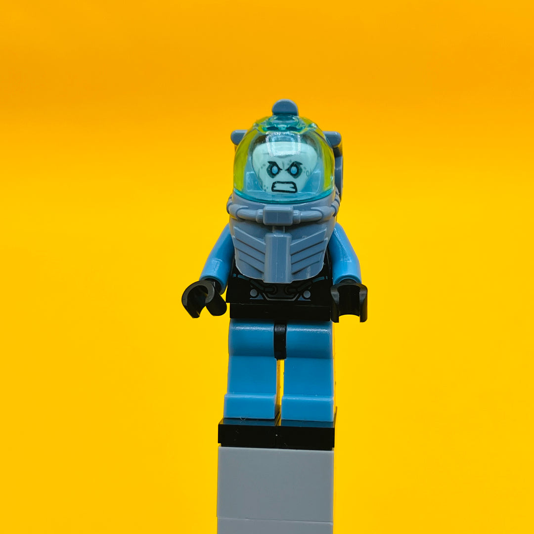 LEGO DC Comics Super Heroes Minifigure Mr. Freeze, Medium Blue sh0049