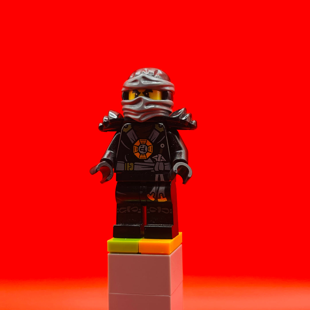 LEGO Ninjago Minifigure Cole (Deepstone Armor) - Possession njo140