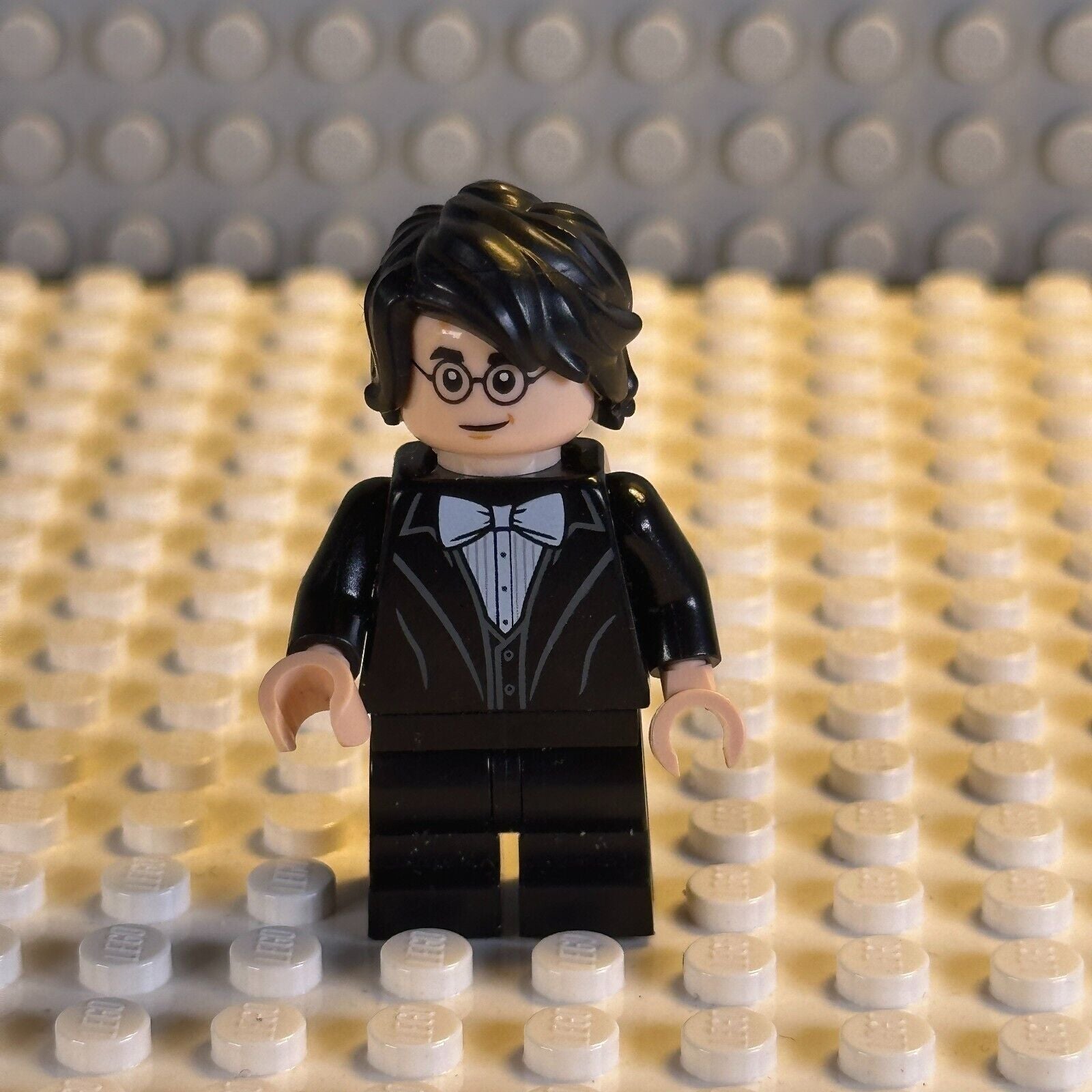 LEGO Harry Potter Minifigure Harry Potter - Black Suit, White Bow tie hp184