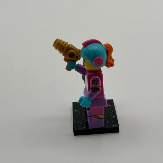 LEGO Minifigure Series Retro Space Heroine, Minifigure Series 26 col439