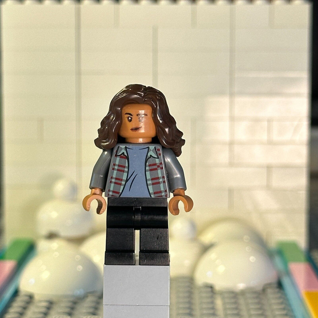 LEGO MJ (Michelle Jones) - Dark Bluish Gray Plaid Jacket, Wavy Hair sh0776