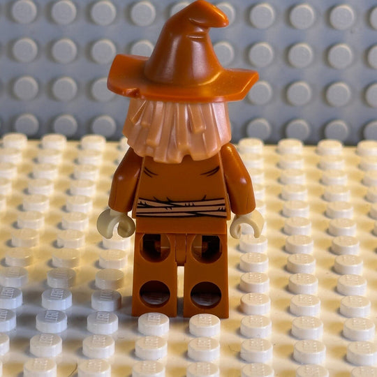 LEGO DC Comics Super Heroes Minifigure Scarecrow, Dark Orange Floppy Hat sh275