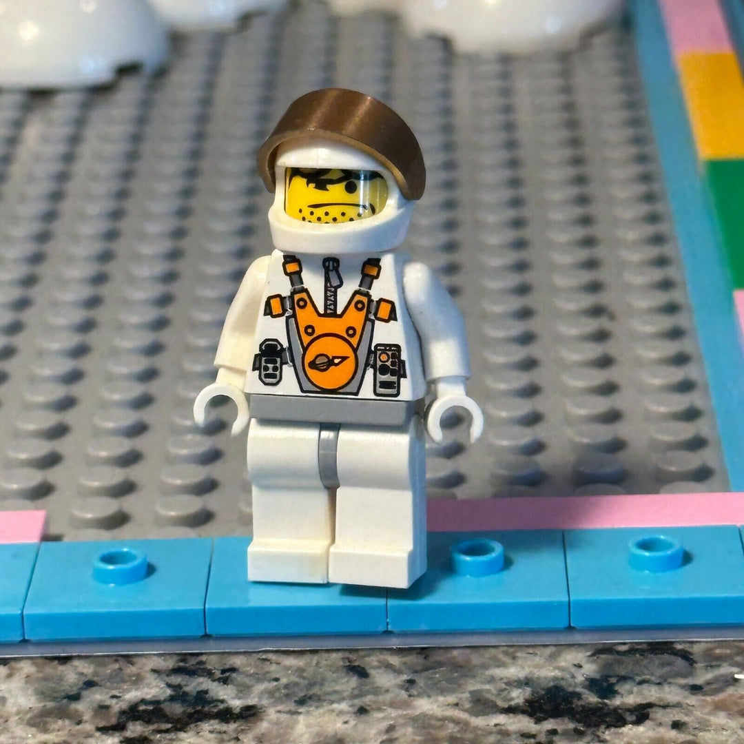 LEGO Space Mars Mission Astronaut with Helmet mm007