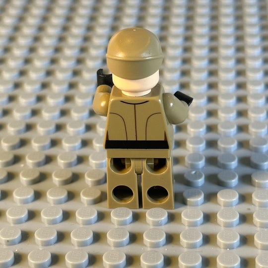 LEGO Star Wars Minifigures Imperial Officer - Dark Tan Suit sw0623