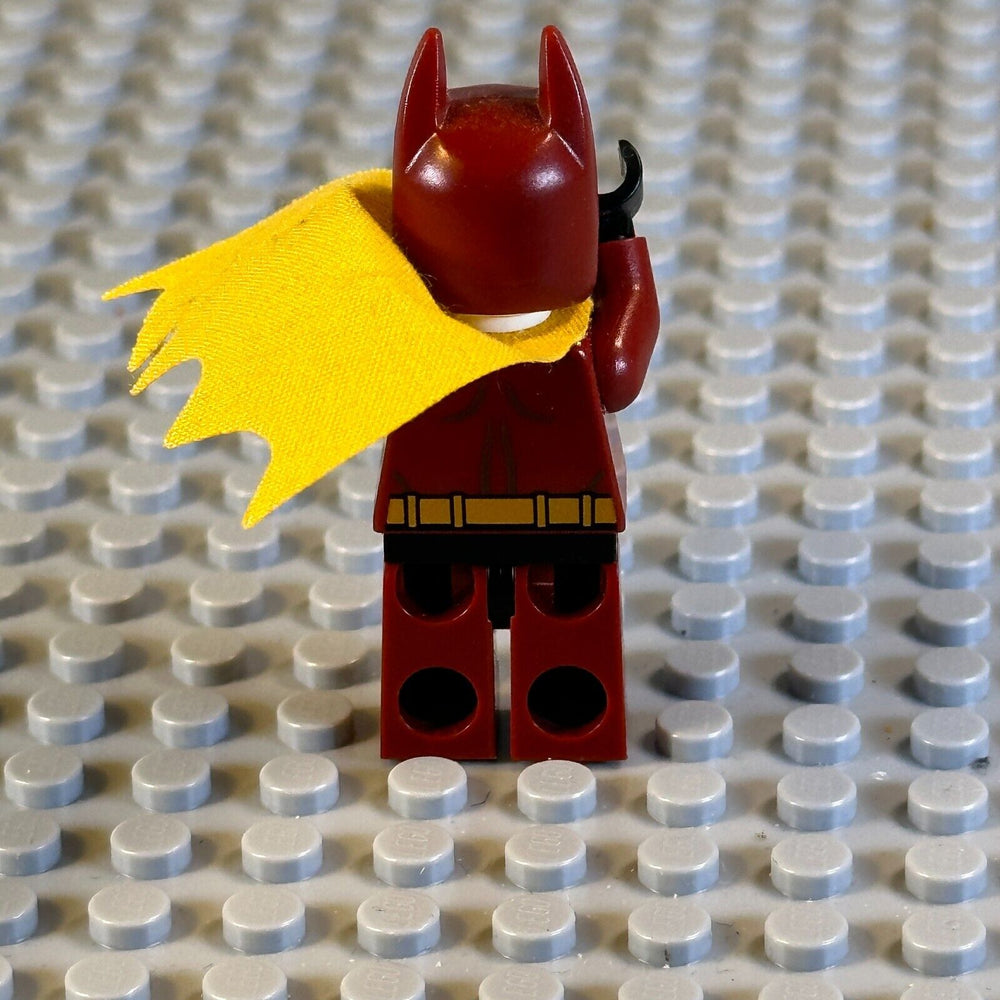 The LEGO Batman Movie Minifigure Batman, Firestarter Batsuit sh0449