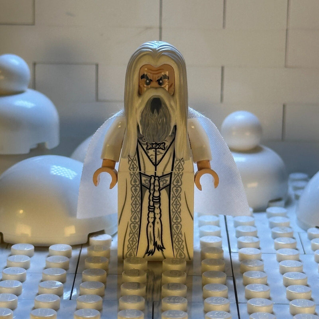 LEGO The Lord of the Rings Saruman Minifigure with Cape lor074