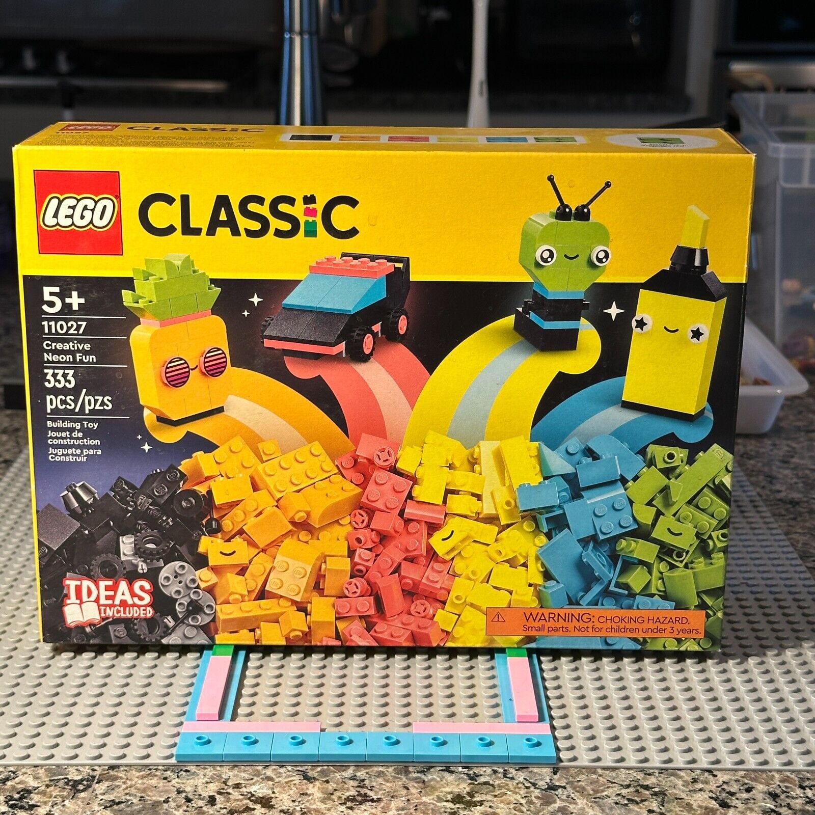 LEGO CLASSIC: Creative Neon Fun (11027)