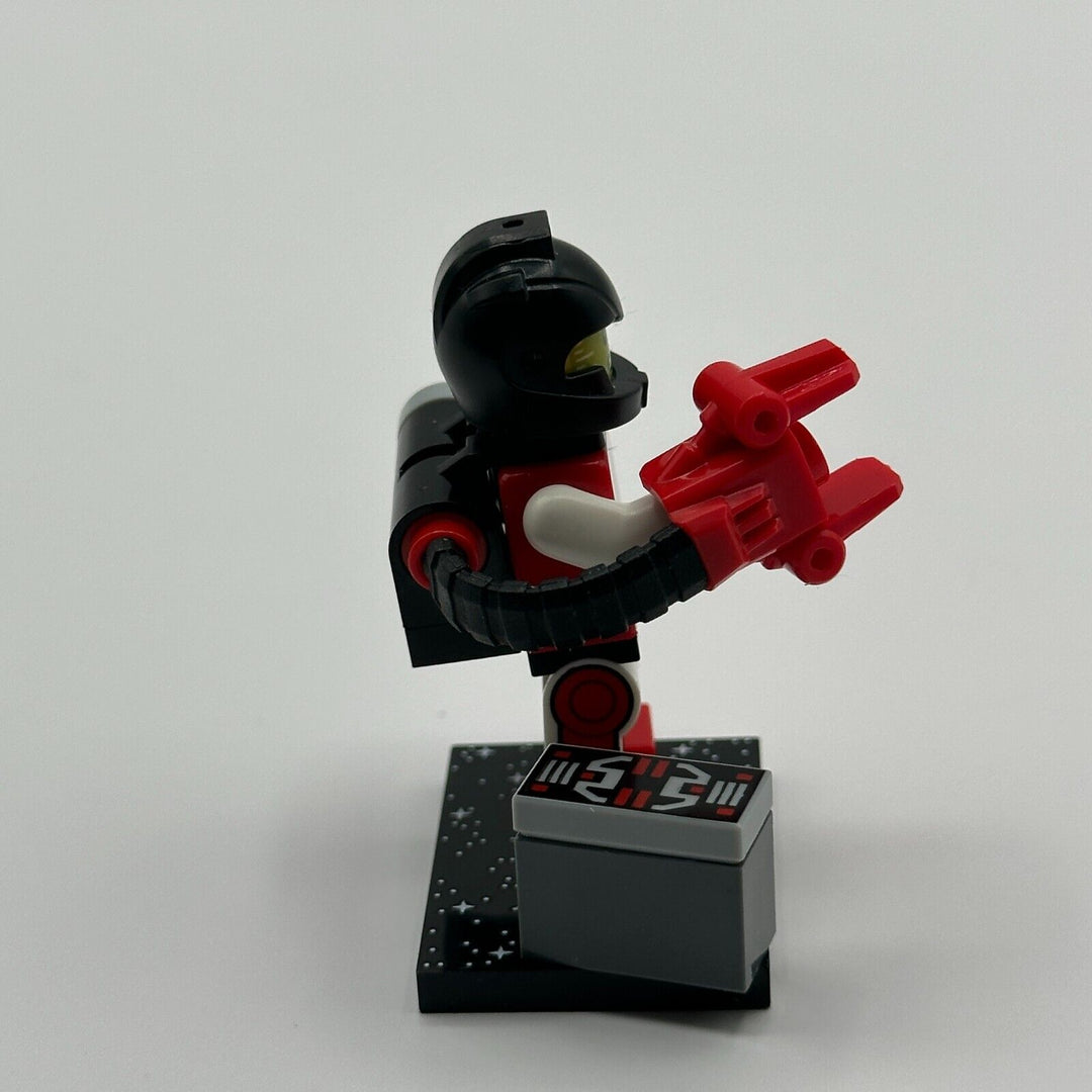 LEGO Minifigure Series M-Tron Powerlifter, Minifigure Series 26 col440