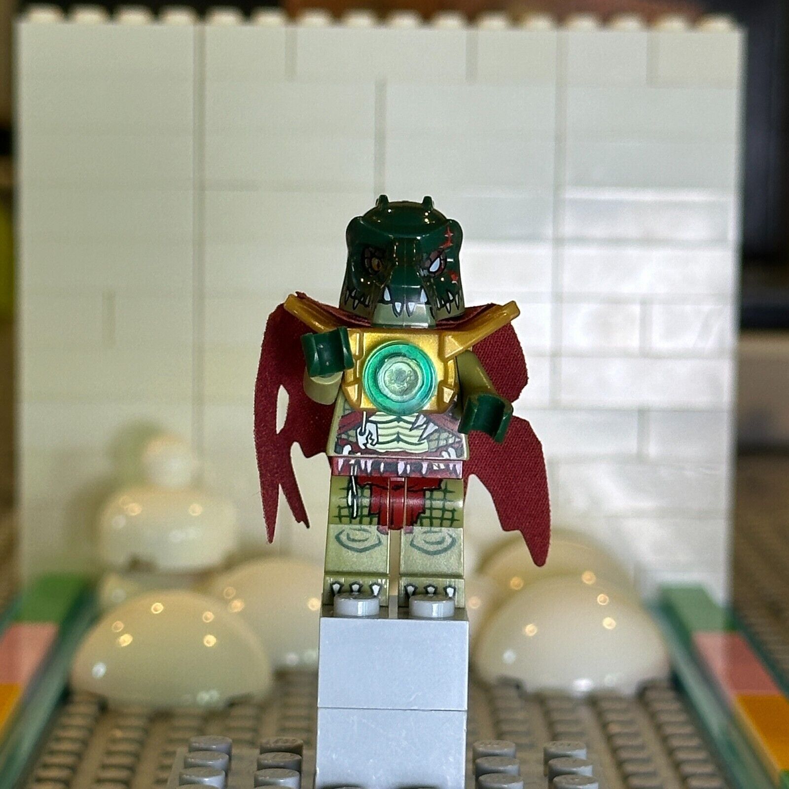 LEGO Legends of Chima Cragger - Light Armor, Cape loc024
