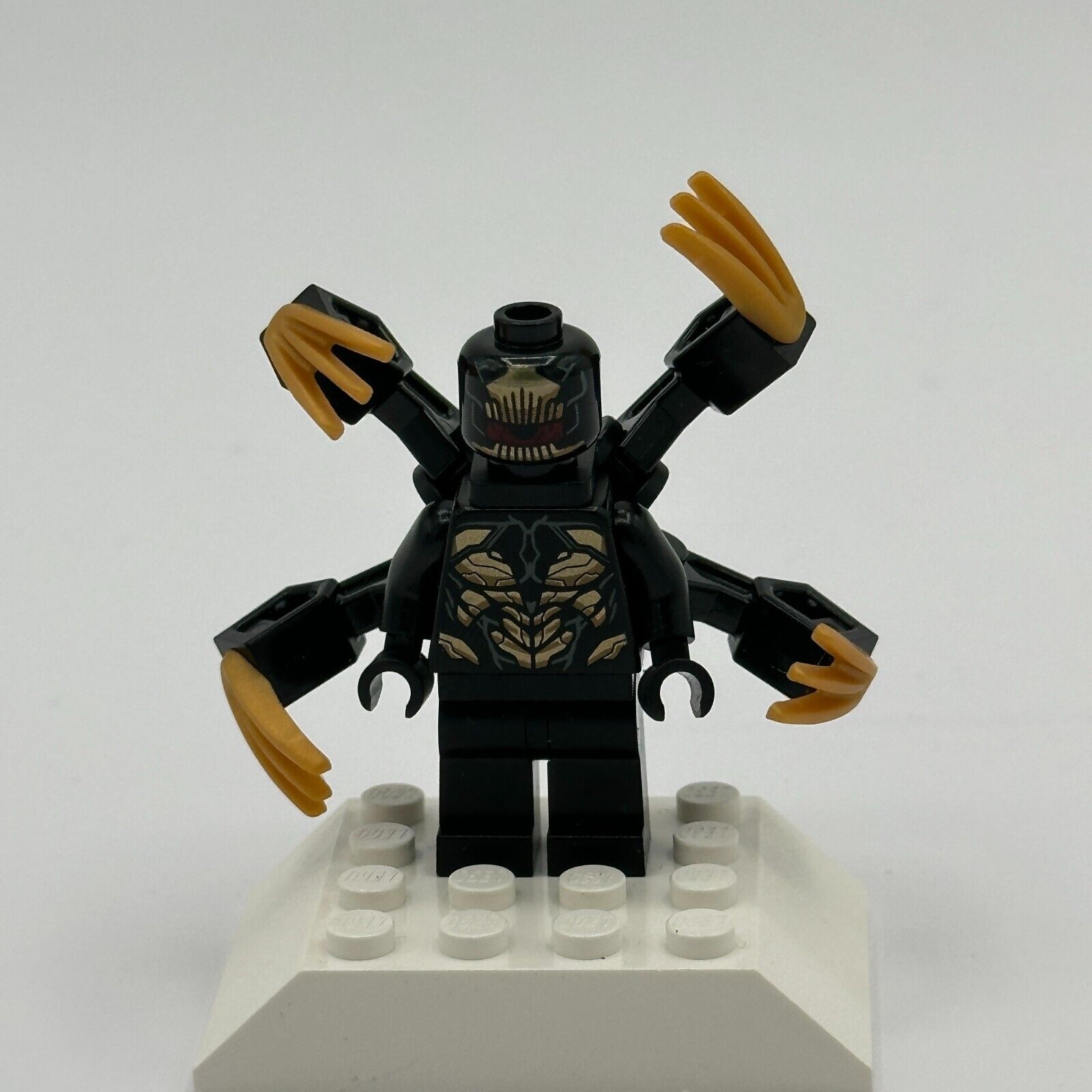 LEGO Marvel Super Heroes Minifigure Outrider - Extended Claws sh0561