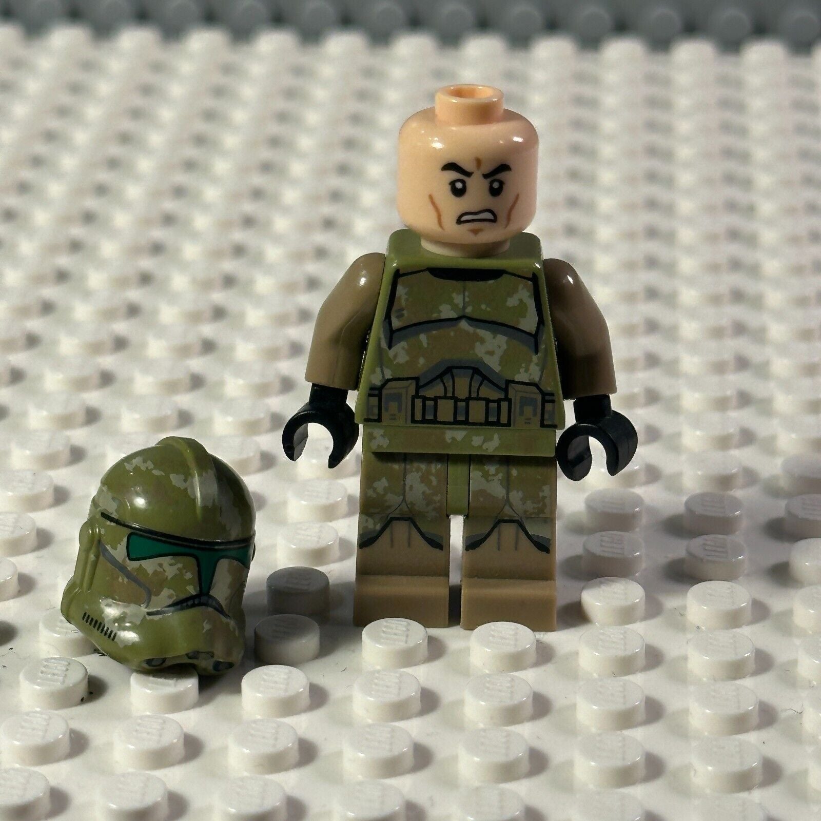 LEGO Star Wars Minifigure Phase 2 Kashyyyk Camo sw0519