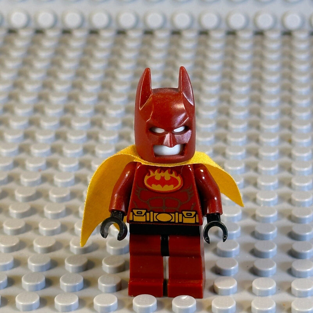 The LEGO Batman Movie Minifigure Batman, Firestarter Batsuit sh0449