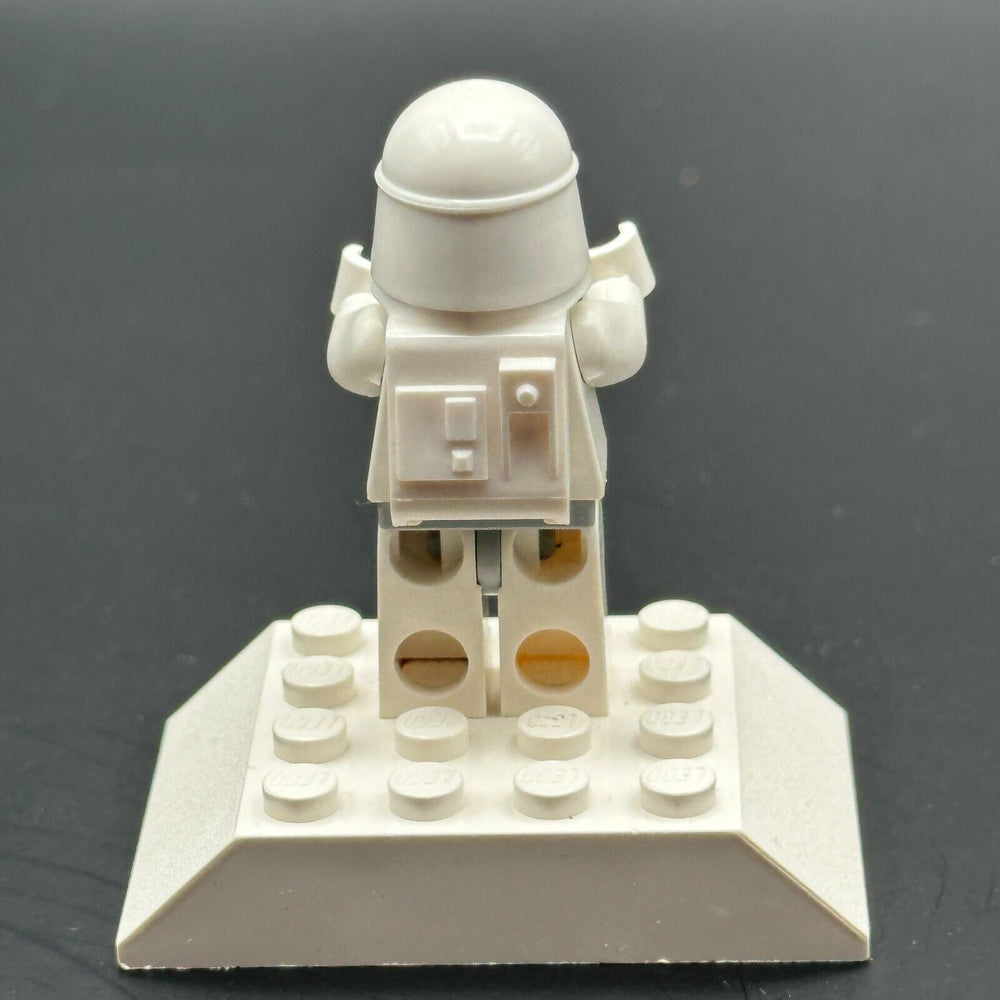 LEGO Star Wars Minifigure Snowtrooper, Light Gray Hips, White Hands sw0101