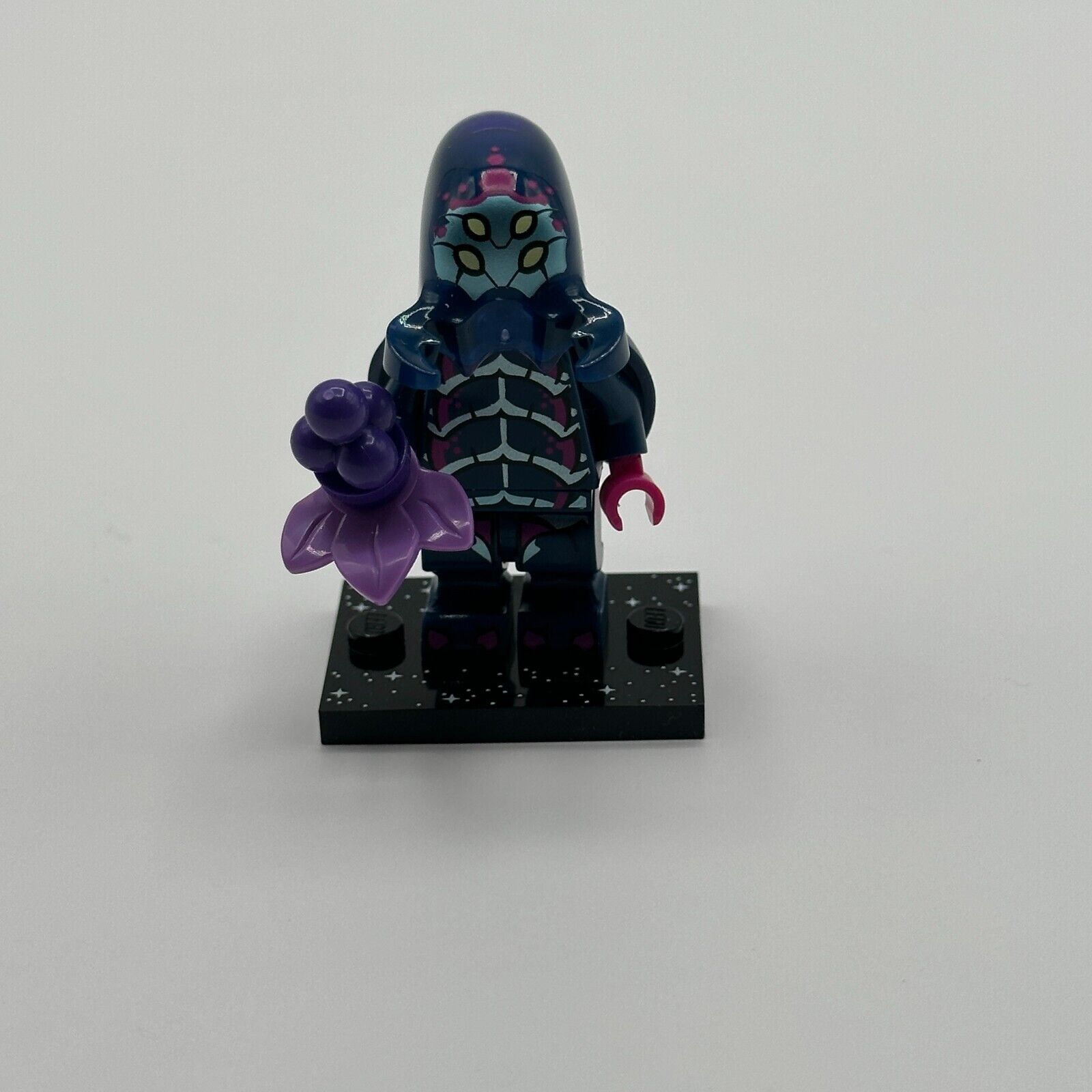 LEGO Minifigure Series Alien Beetlezoid, Minifigure Series 26 col446