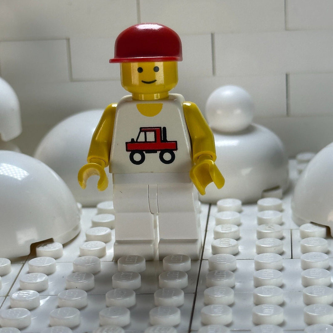 LEGO Minifigure Trucker - White Legs, Red Cap trc004