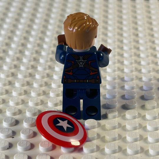 LEGO Marvel Super Heroes Minifigure Captain America - Dark Blue Suit, sh908