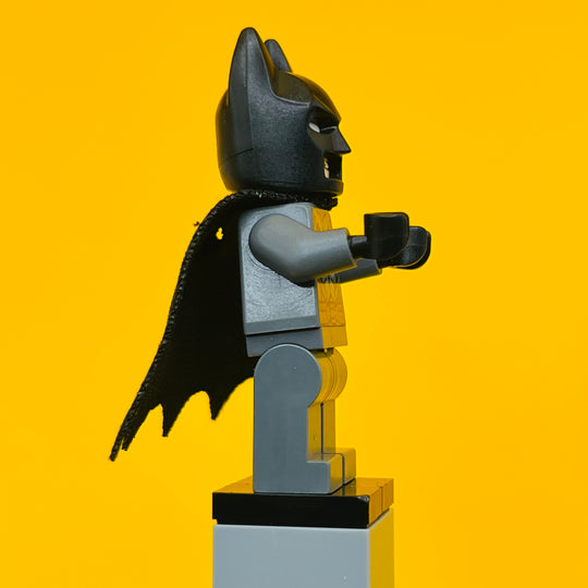 LEGO Dimensions Minifigure Batman - Dark Bluish Gray Suit, Gold Belt dim002