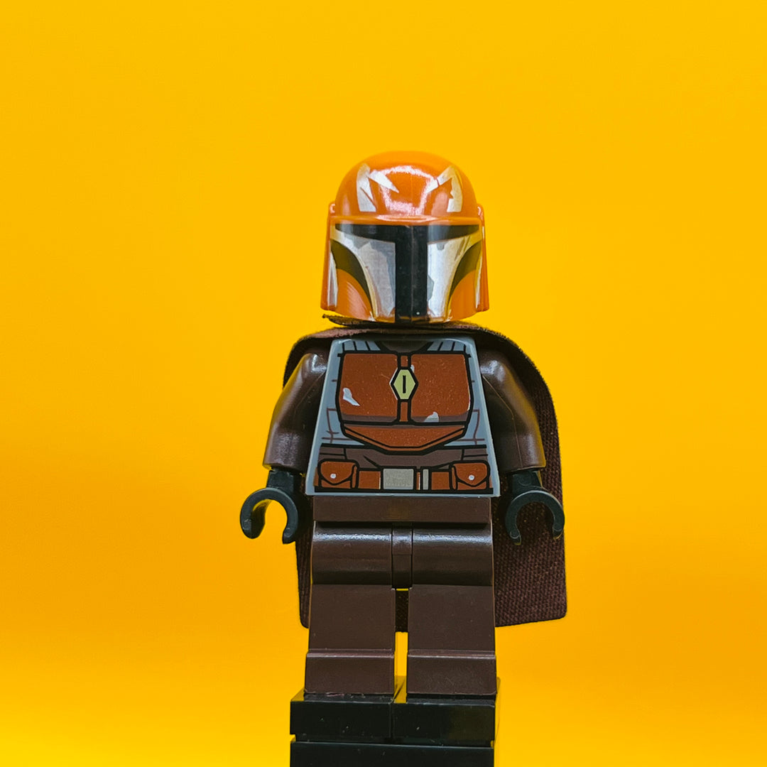 LEGO Star Wars Minifigure Mandalorian Tribe Warrior - Male, Dark Brown Cape, Dark Orange Helmet sw1079