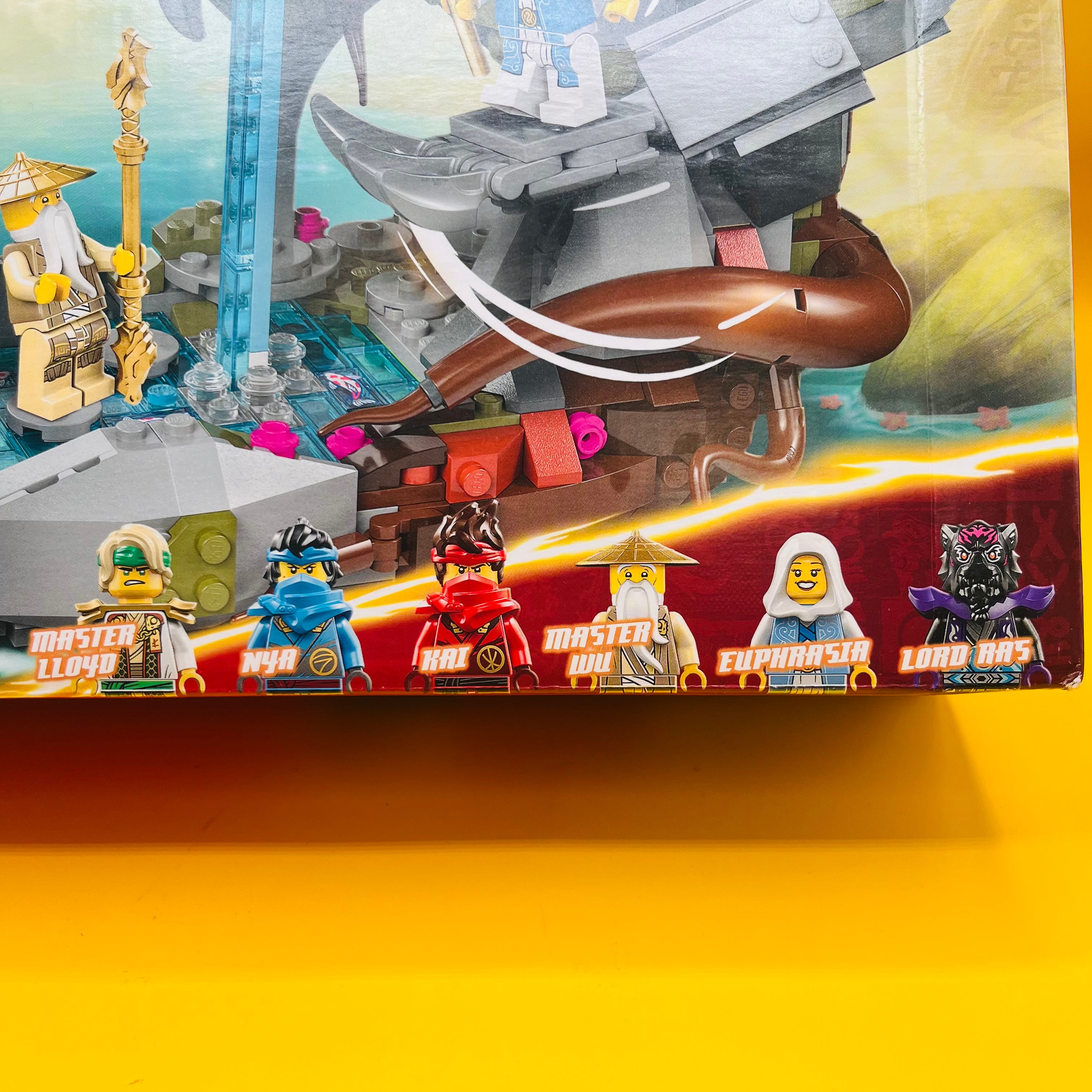 ともち Dragon Stone Shrine 71819 | NINJAGO® | Buy online at the Official