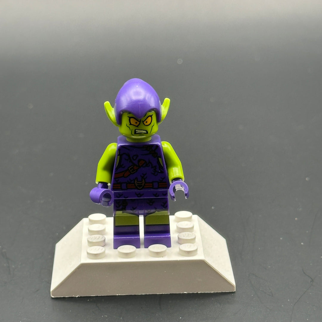 Lego Green Goblin Minifigure Green Goblin - Lime Skin, Dark Purple Outfiy sh0545