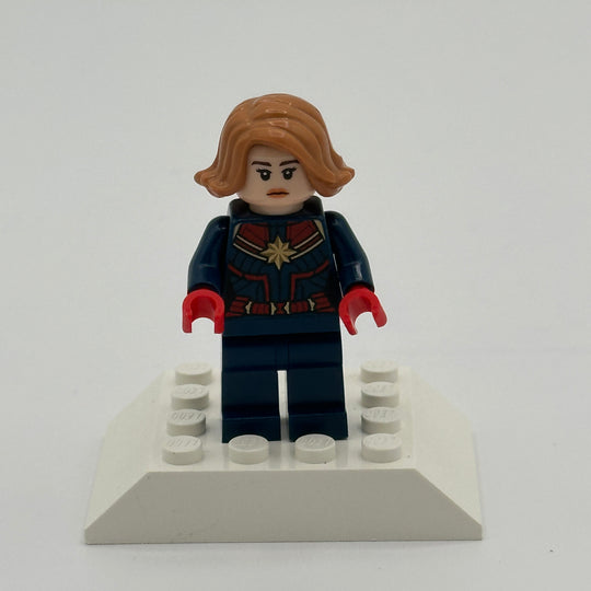 LEGO Marvel Super Heroes Minifigure Captain Marvel (Carol Danvers) - Medium Nougat Hair sh0555